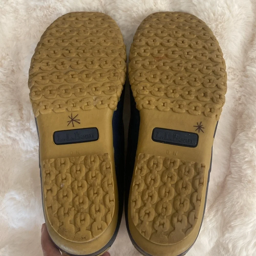 Women’s Navy and Brown Lace-Up Duck Shoes